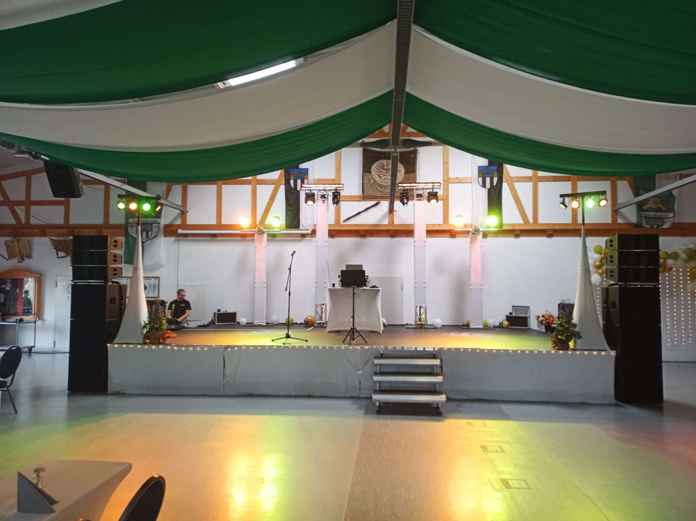 Abiball des Gymnasium Netphen in der Schützenhalle Erndtebrück