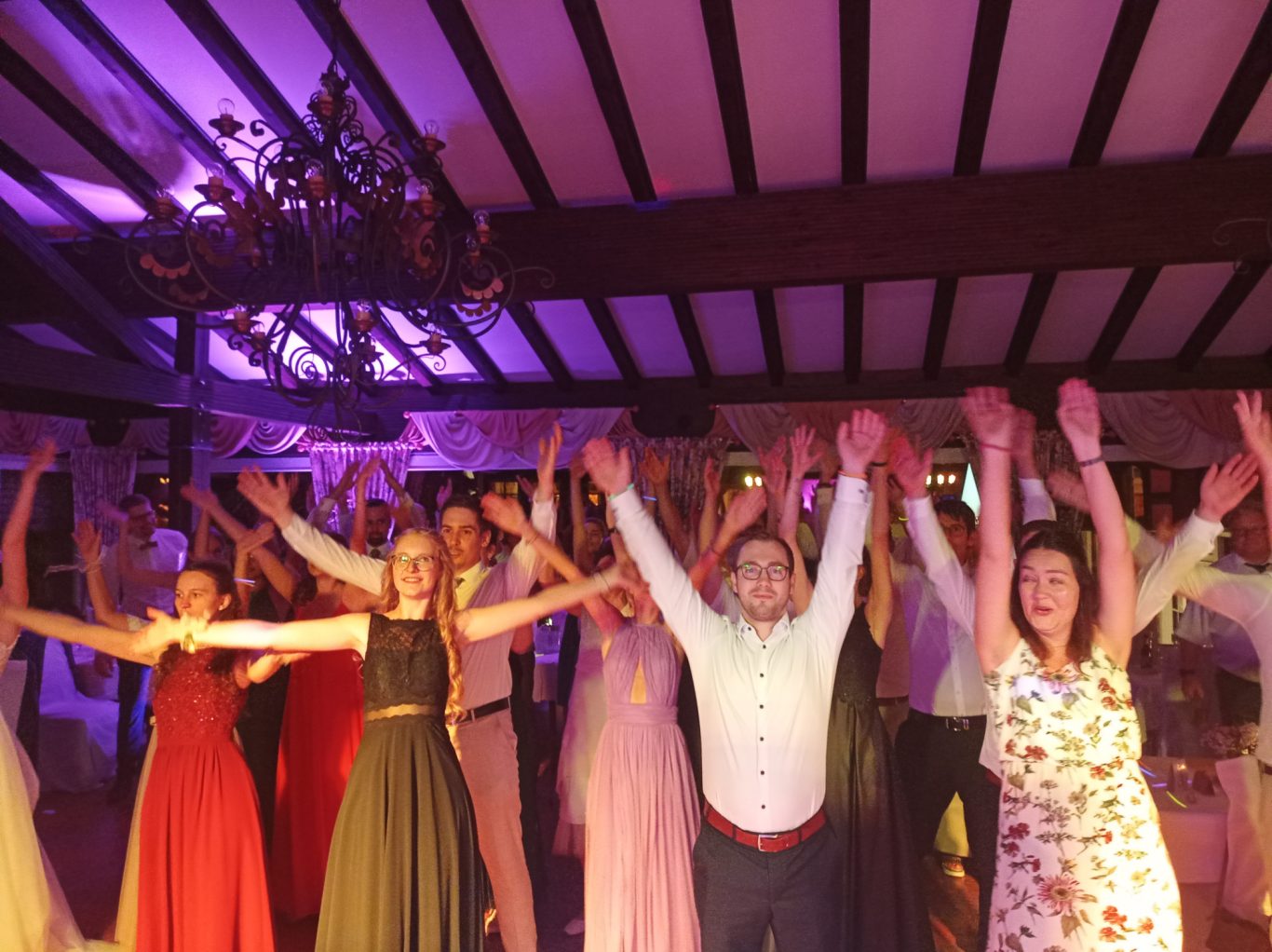 Partytime auf einer Hochzeit im Hotel zum weißen Stein